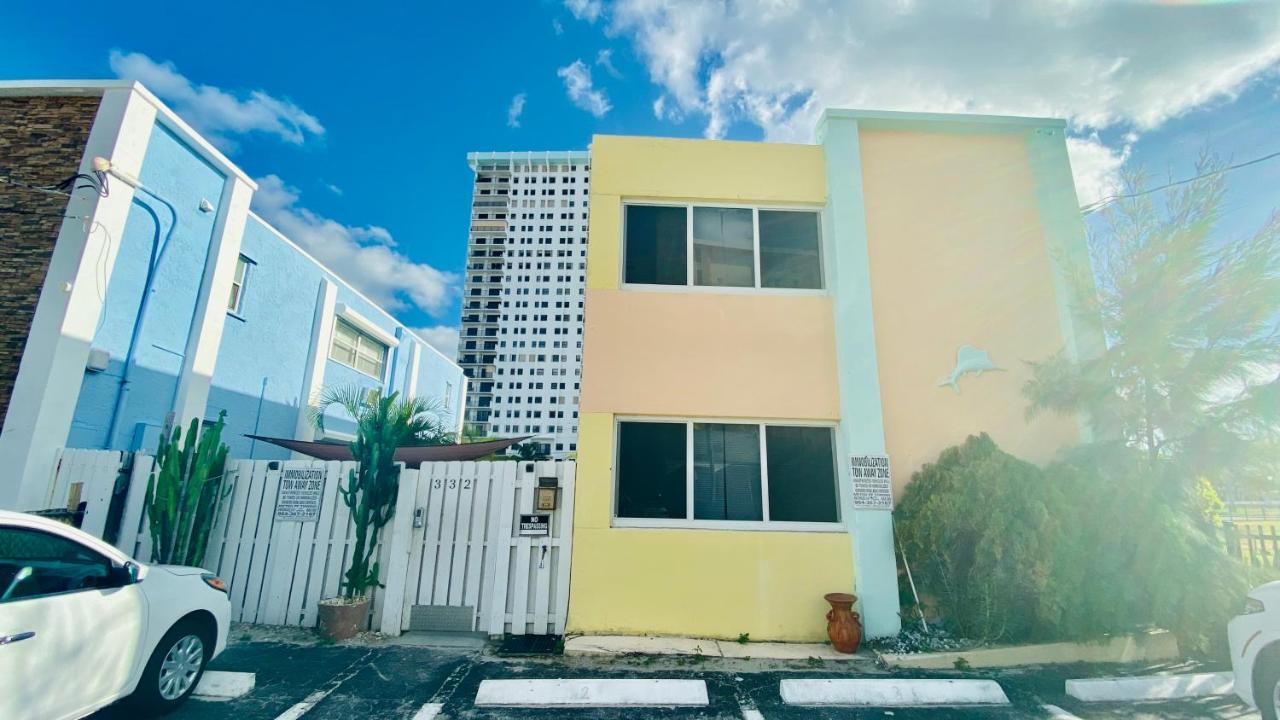 Hollywood Beachfront House Exterior photo