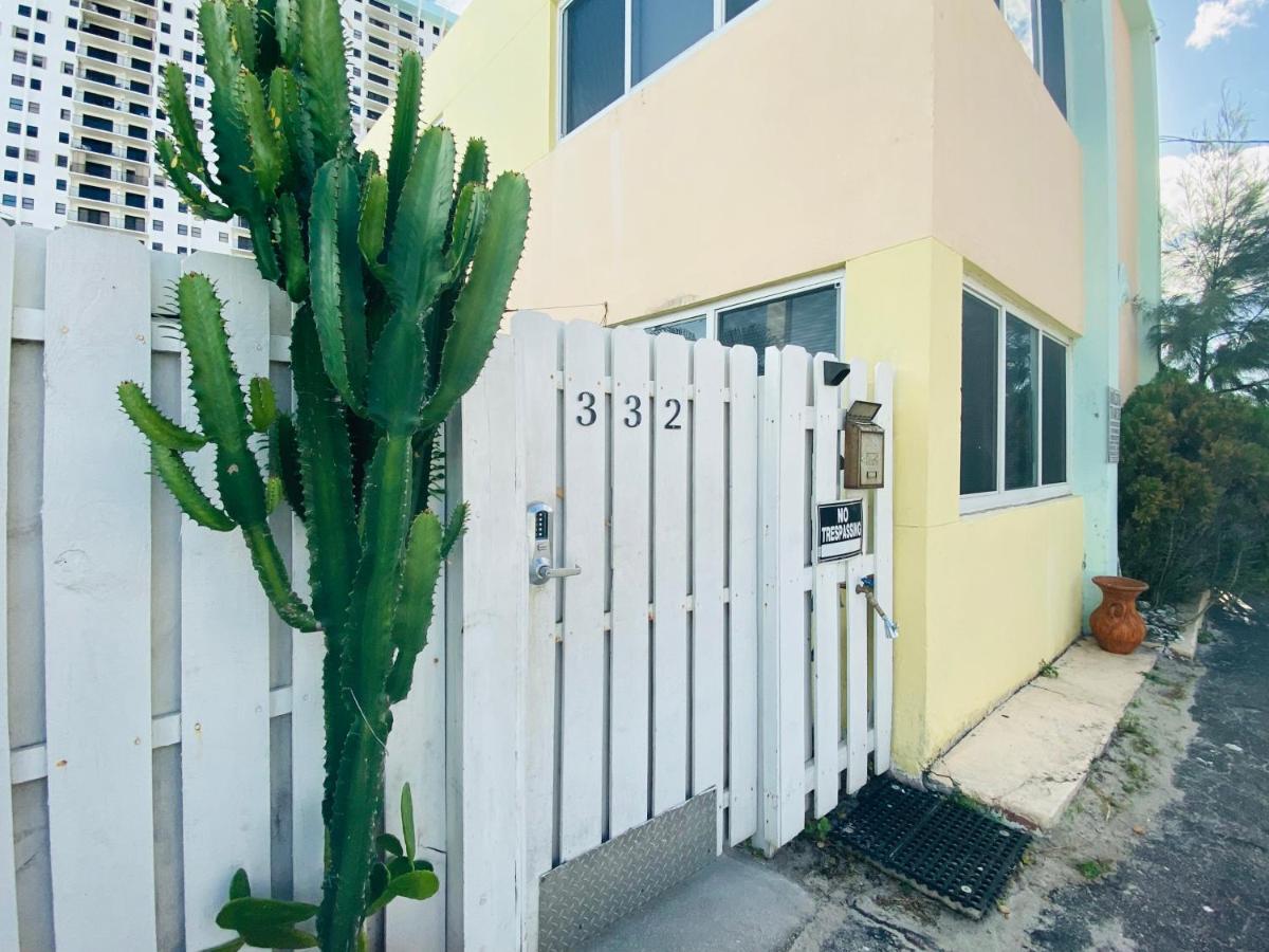 Hollywood Beachfront House Exterior photo