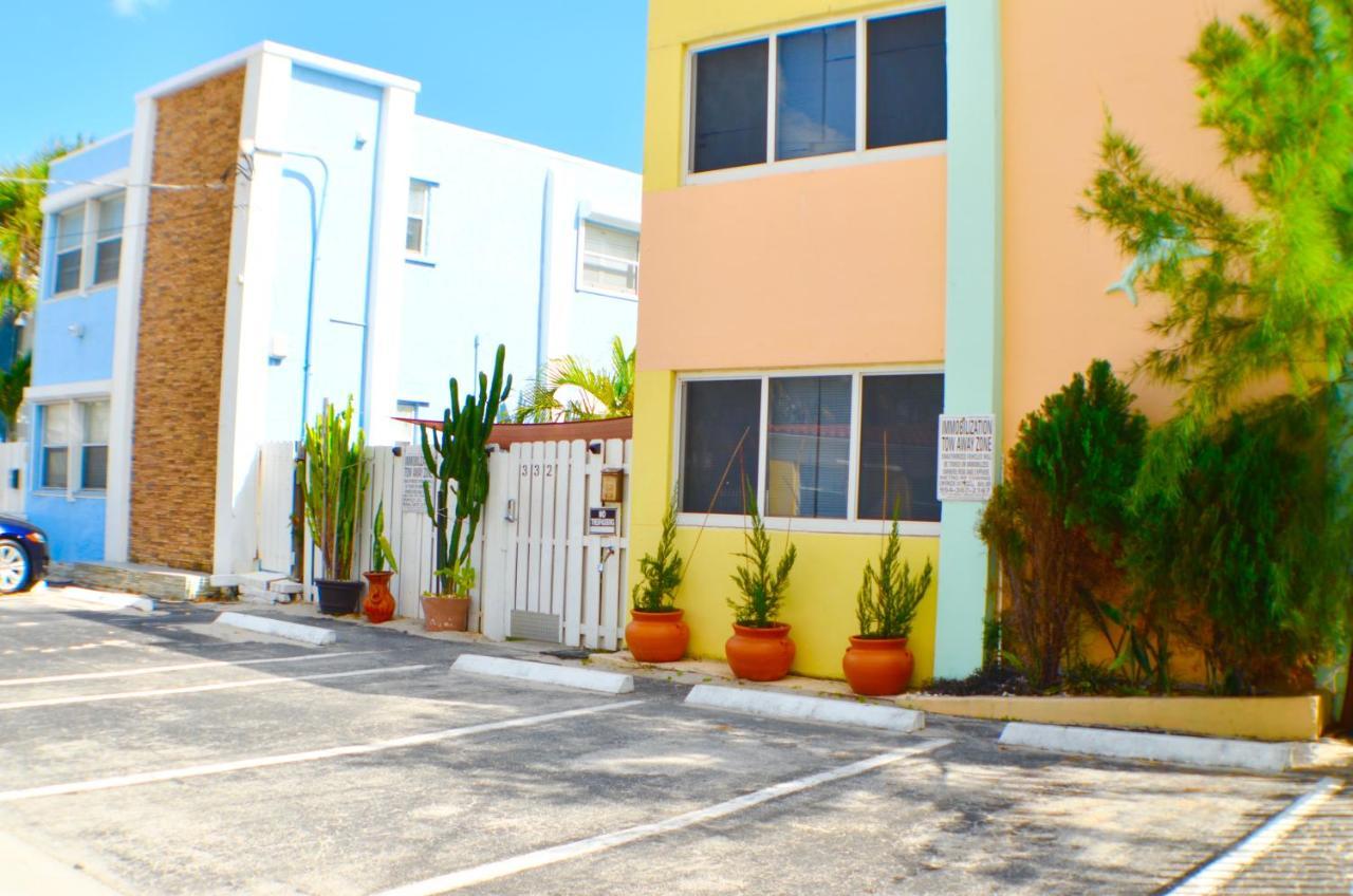 Hollywood Beachfront House Exterior photo